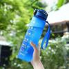 1 ks 32OZ Tritanová láhev na vodu bez BPA pro děti Cestovní sportovní láhev na vodu 1L Opakovaně použitelná tepelně odolná plastová láhev na pití