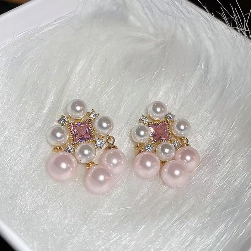 Elegante Retro-Ohrringe mit Perlen und Zirkonia sowie Diamantakzenten