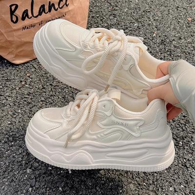 Scarpe bianche piccole da donna nuove primavera ed estate versatili platform scarpe da donna scarpe rialzanti con pantaloni a gamba larga scarpe sportive e per il tempo libero
