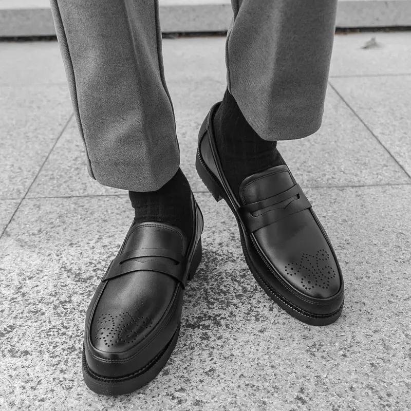 Fashion Size 38-46 Vintage Men Loafers Black Brown Men Comfortable Fashionable Small Leather Shoes American Banquet Business Dress Shoes