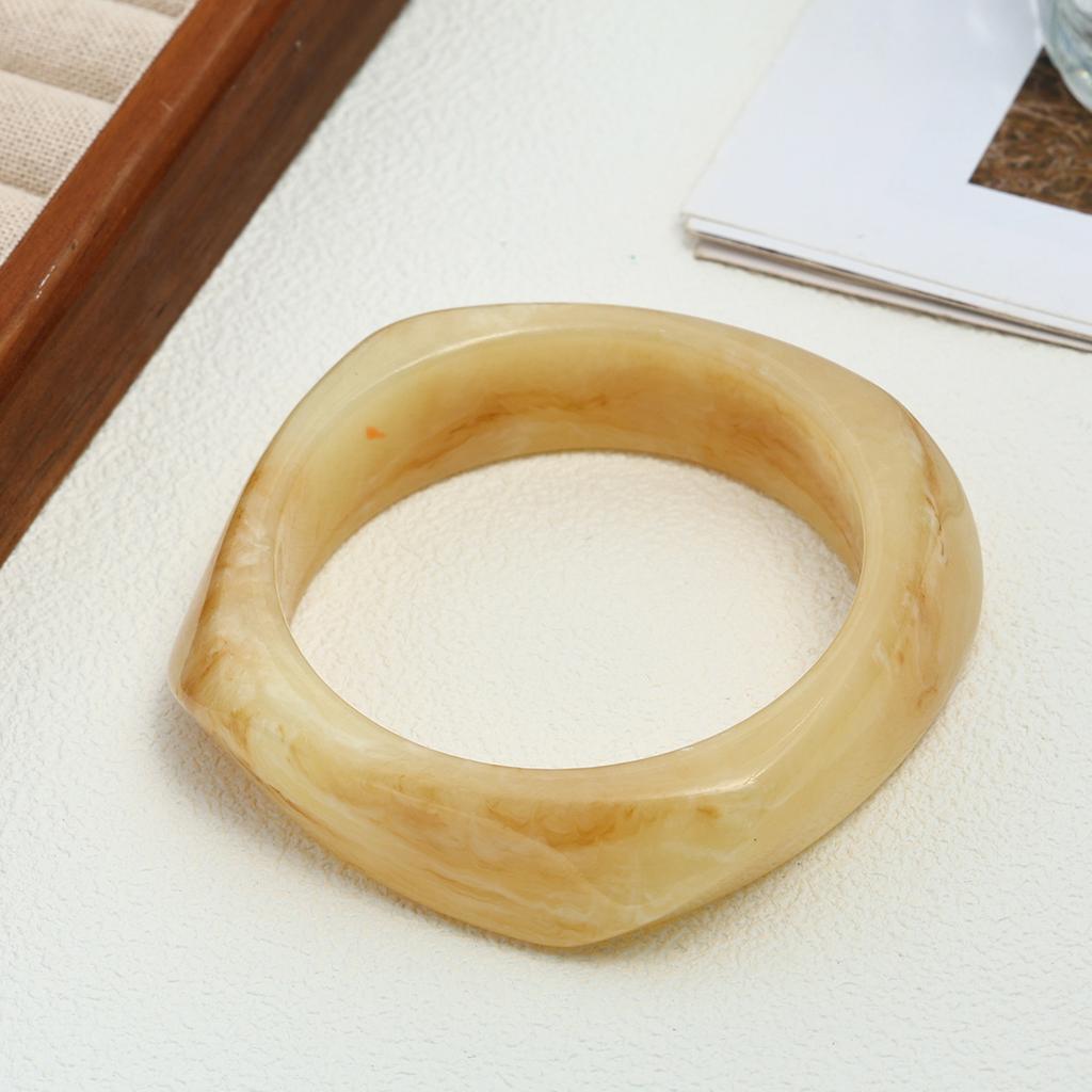 New Irregular Simi Resin Bracelet Distinctive Fashion Seiko Polished Polished Wide Face Bracelet