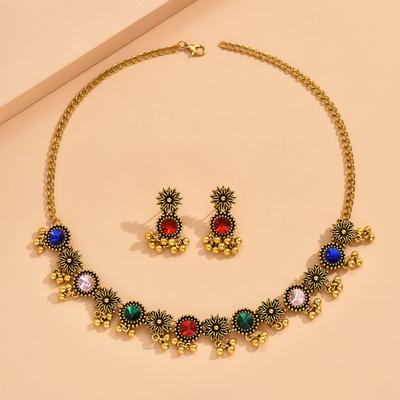 Mode Retro Kleine Gänseblümchen Halskette Set, Flash Diamant Quaste Farbiger Edelstein Temperament Halskette Ohrringe für Damen