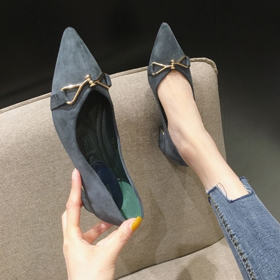 Black pointed metal buckle comfortable and not tired feet shallow mouth single shoes French temperament work shoes women's 2025 summer and autumn new