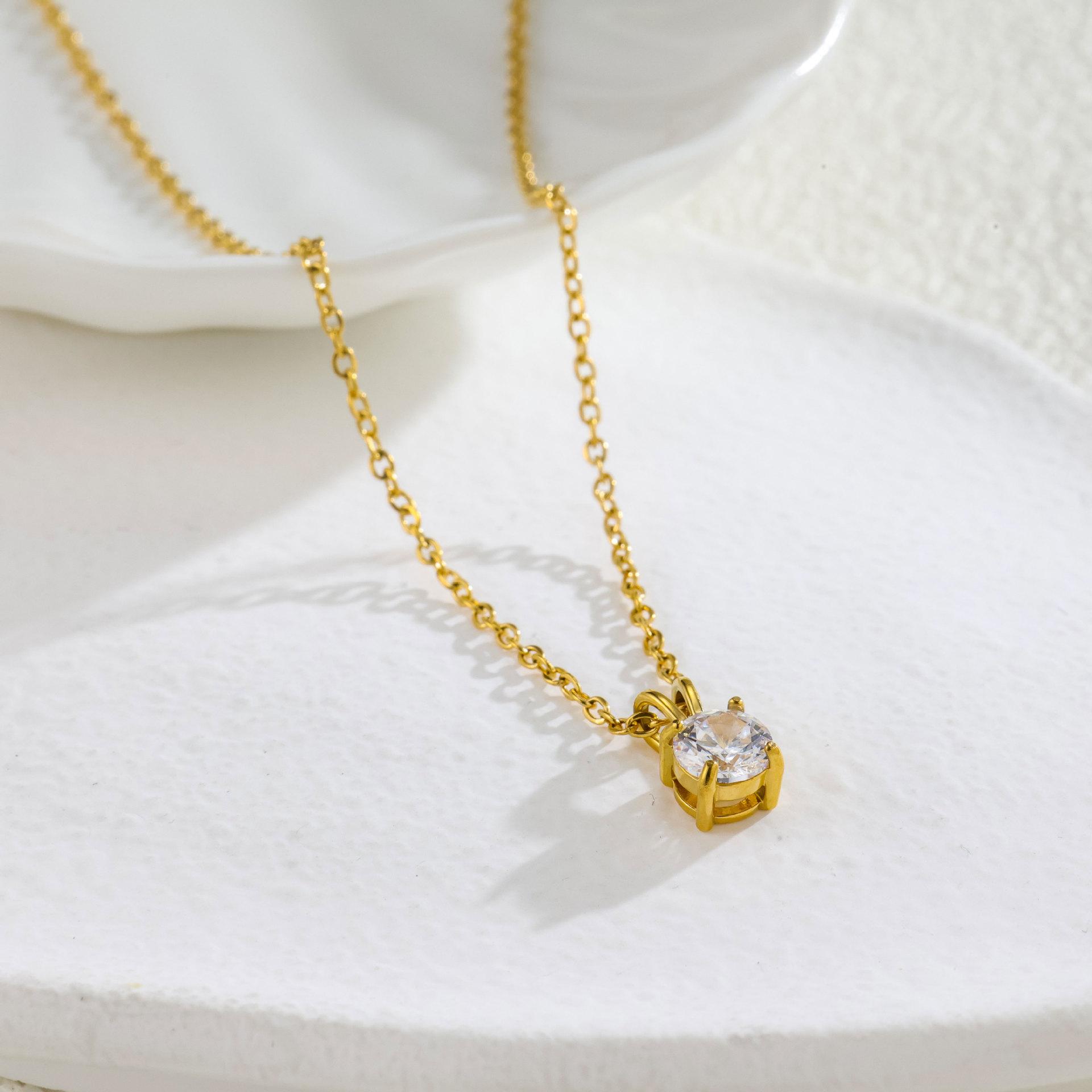 Titanium Steel Single Diamond Pendant Necklace Light Luxury Simple Four-Claw Diamond Collarbone Chain Niche Design Jewelry