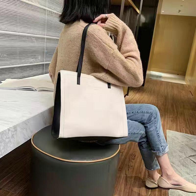 2024 Summer Women's Versatile Western-Style Shoulder Bag - Small, Textured, Trendy, Influencer-Approved.