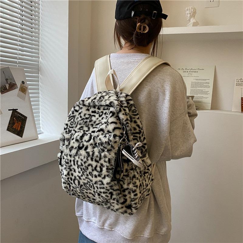 Zaino alla moda borsa in peluche con stampa leopardata da donna inverno nuovo semplice zaino per pendolari studenti borsa da donna