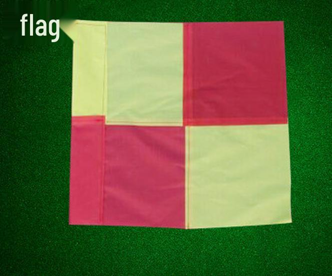 

Красно-белые тренировочные стойки для футбола для старшей школы и практики вождения