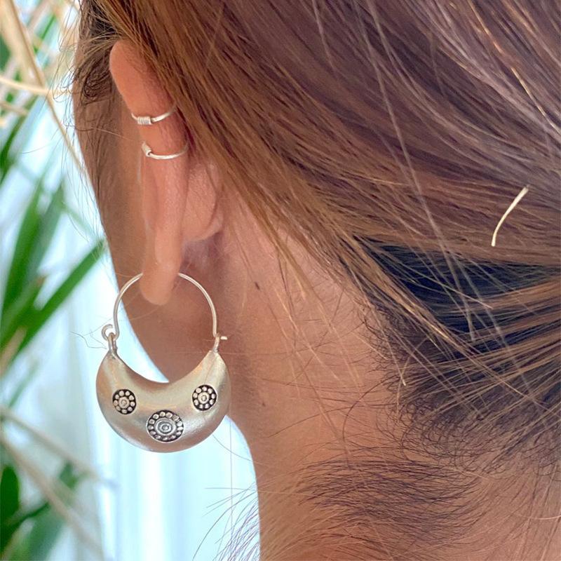 Vintage Kupferfarbene Geometrie Creolen für Damen Ethnische Metallgravur Runde Spiralohrringe Schmuck