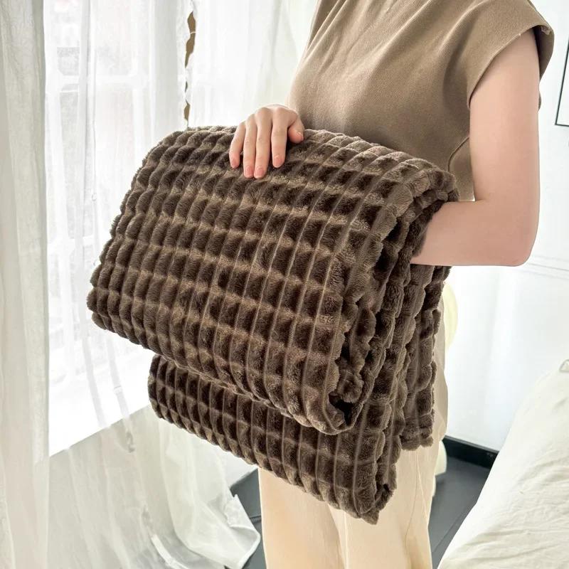 Modern Minimalist Solid Color Flannel Plaid Blanket Soft Cover Blanket Double Thickened Warm Office Nap Blanket Milk Velvet