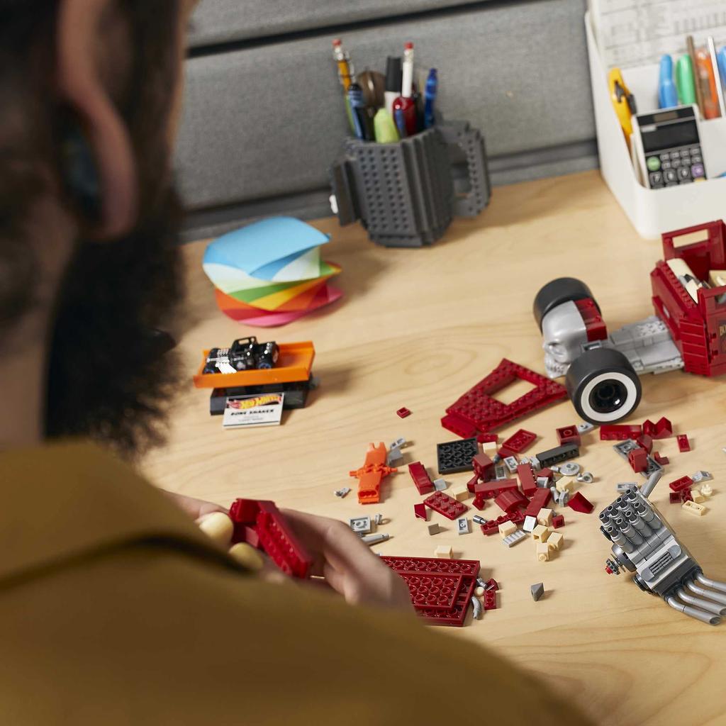 MEGA Hot Wheels 1:18 Bone Shaker Collector's Edition Building Blocks Set (904 Pieces) with Die-Cast Car (Ages 10 and Up) HBD50