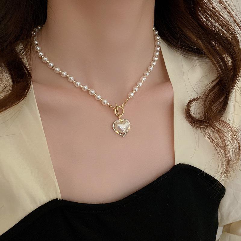Collana a Clavicola con Nappa di Perle e Farfalla in Stile Coreano