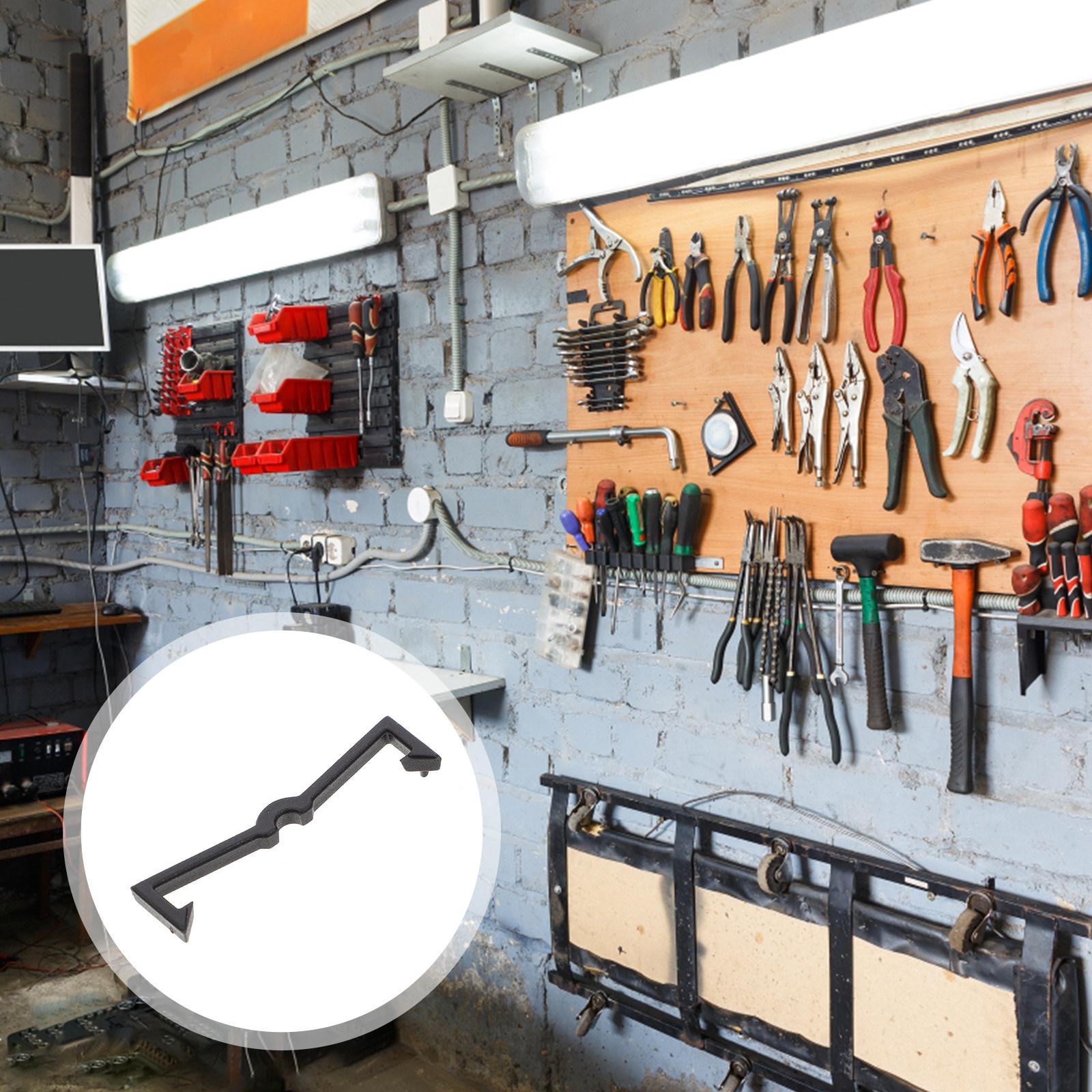 

100Pcs Black Plastic Peg Locks Pegboard Hook Locks Reliable Heavy Duty Pegboard Hook Accessories for Securing Items in Place 5X1.3X0.3CM
