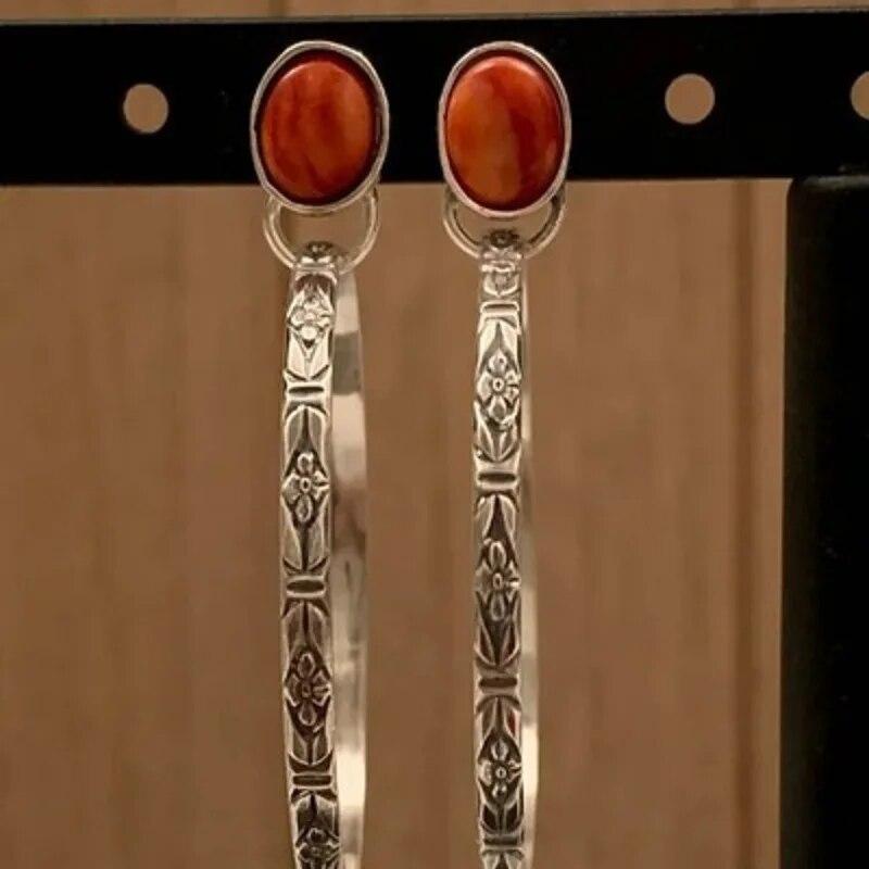 Boho El Yapımı Gümüş Renk Kırmızı ve Mavi Boncuklu Hoop Dangle Küpe Kadınlar için Antik Metal Küpe Takı