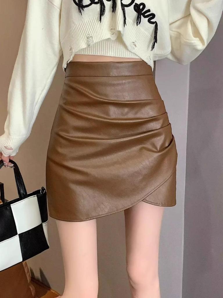 High-Waist Black PU Leather Pleated Skirt for Women - Korean Style Autumn/Winter A-Line Skirt with Anti-Exposure Design.