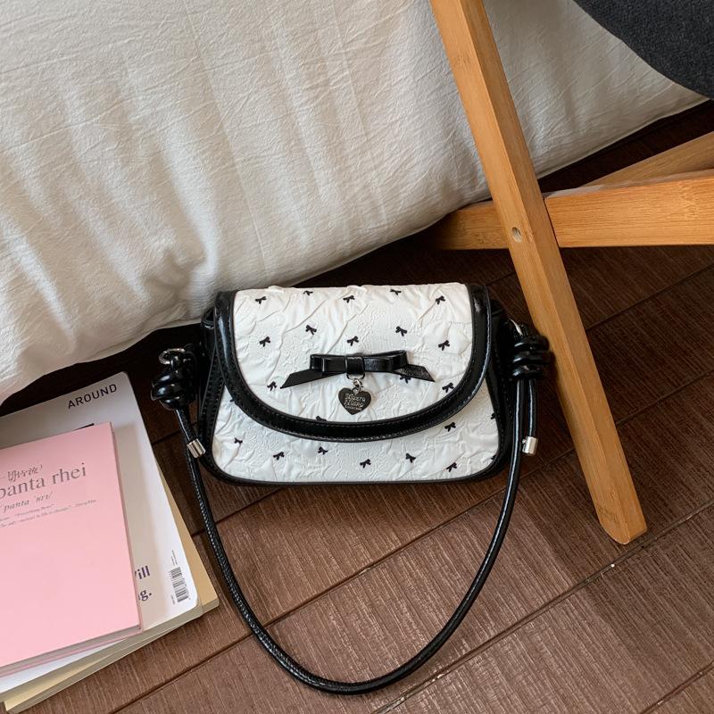 

Korean Style Square Crossbody Bag Cute Bowknot Decor Mini Shoulder Purse With Heart Charm Accent Women Mini Flap Zipper Handbag 23x6x12cm белый