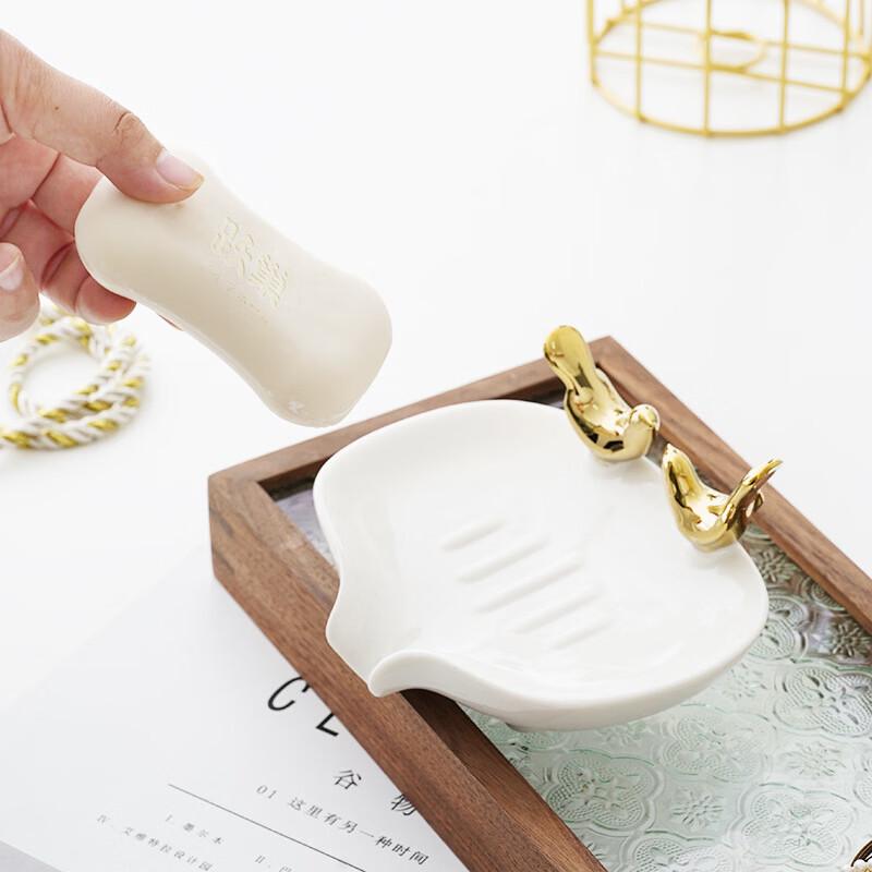 YIXI Nordic Draining Ceramic Soap Dish