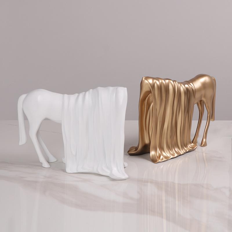 Moderne, einfache Ornamente aus Kunstharz mit Tier- und Pferdemotiven für Zuhause, Wohnzimmer, Weinschrank, Modellzimmer, Verkaufsbüro, Eingang, leichte Luxus-Accessoires