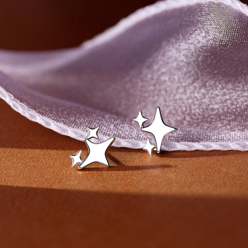 

Трендовые женские серьги-гвоздики со звездами, лето 2023: Простой, Шикарный и Модный Дизайн