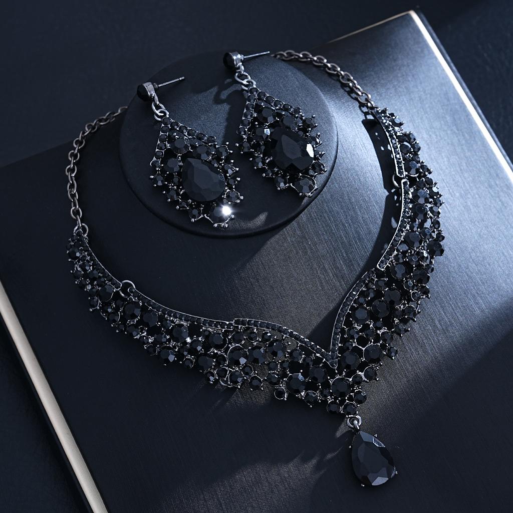 European and American Fashion Light Luxury Necklace Earrings Two-piece Set Bridal Wedding Accessories Dress Set Female 2026