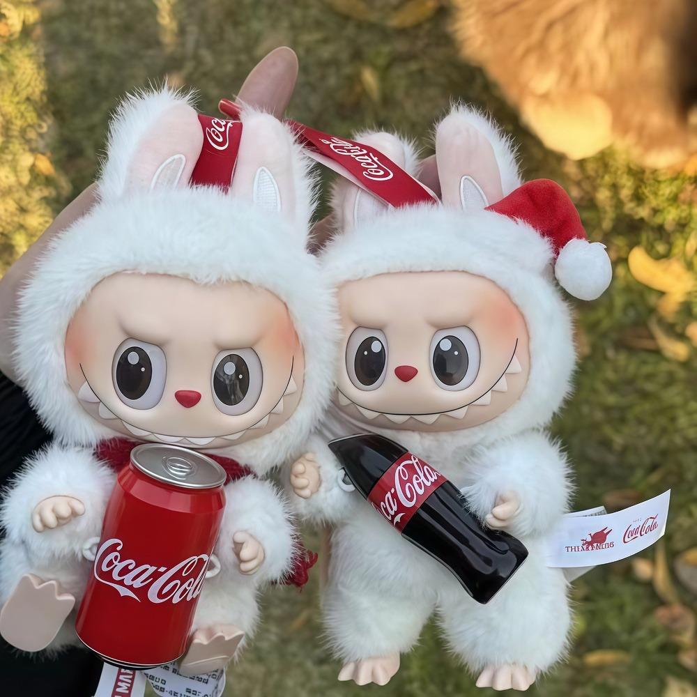 LABUBU Dukke figurer G3 Bilpynt - Vinyl Coca-Cola Flaske Auto Dekor, Speil/Dashbord/Ventilasjonsklemme Ornament, Samleobjekt Sikker Kjøring Gave
