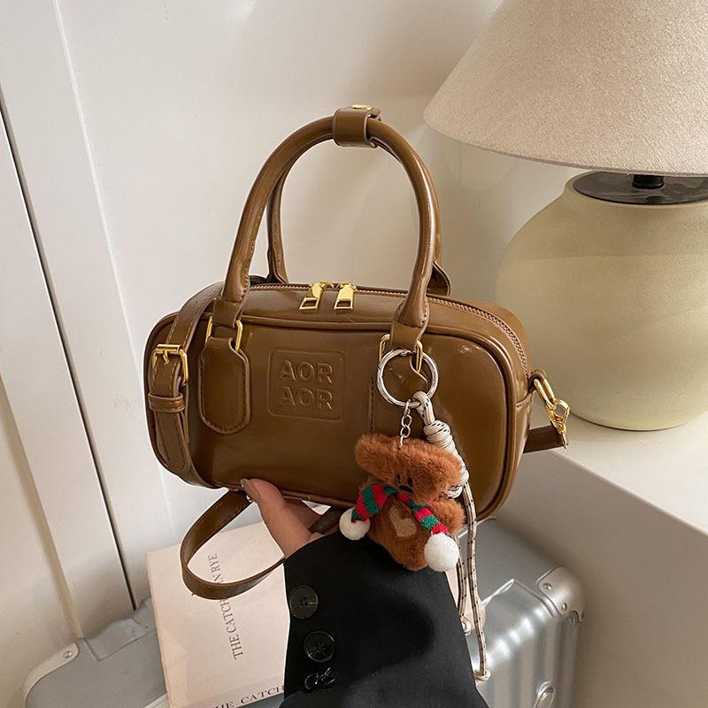 Small Bag Women's Versatile New Retro Shoulder Messenger Bag Popular Portable Pillow Bag