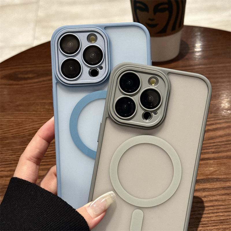 Applicable to iPhone16 imitation hardware fine hole magnetic suction mobile phone case Apple 16promax skin matte lens film 15