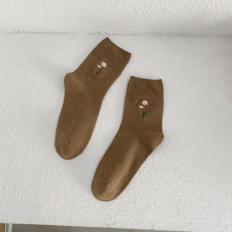 Embroidery Flower Woman Socks Japanese Fashion Cotton Long Socks for Women Harajuku Vintage Streetwear Girls Kawaii Crew Socks