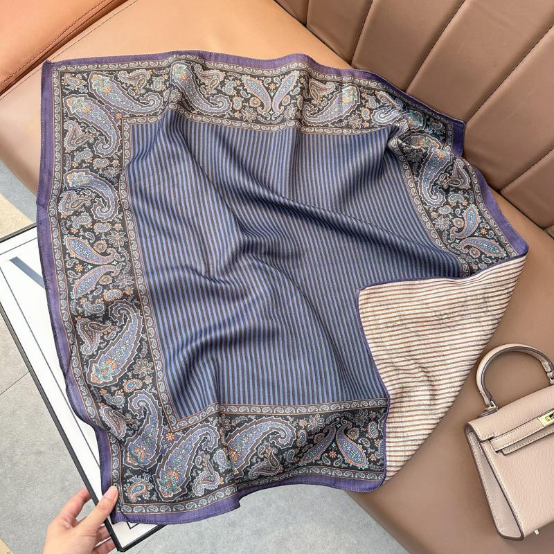 Spring clothing with silk scarves Double-sided herringbone velvet silk scarves Simple retro square scarves Travel sunscreen scarves