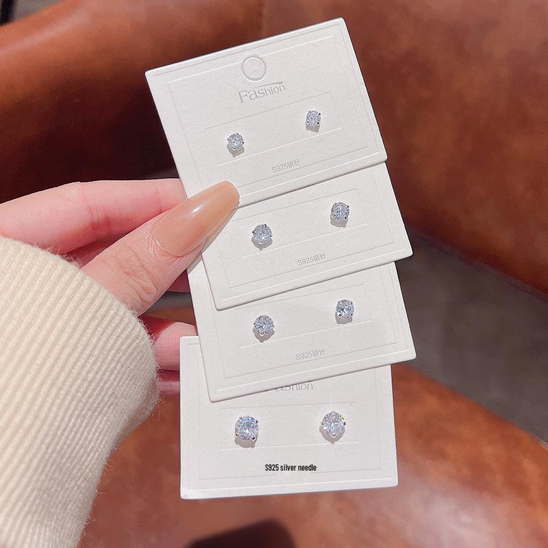 Comfortable Zircon Ear Studs - 925 Silver, Small and Shiny Cartilage Piercing, Trendy and Stylish Jewelry for Women