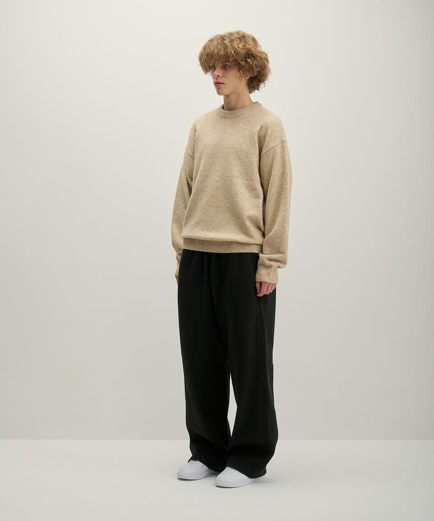 GNOK Curved Wide Sweatpants [Black]