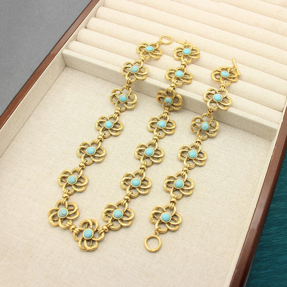 Pre-Owned Four-Leaf Clover Petal Necklace and Turquoise Bracelet Set for Women - Autumn/Winter Accessories