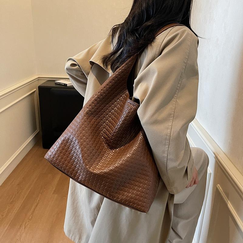 New retro fashion tote bag women's commute to work underarm bag Sen cute autumn trend shoulder bag