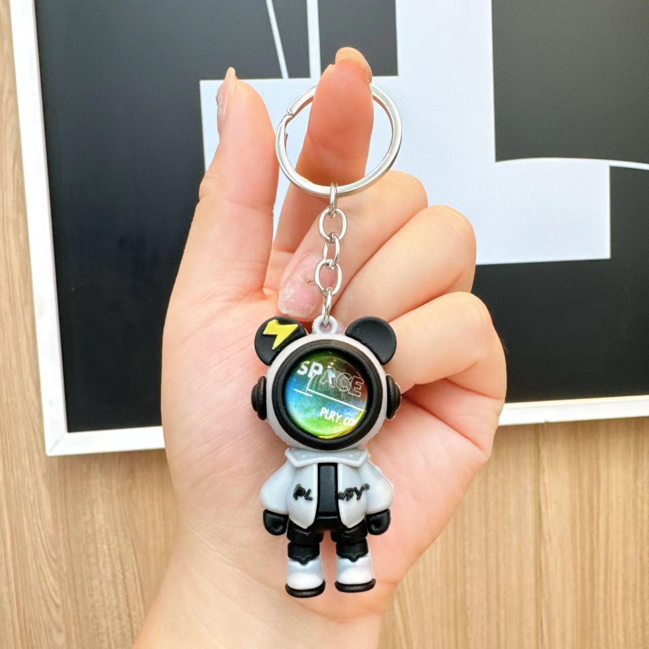 

Брелок с изображением медведя-космонавта: Милый автомобильный аксессуар и подвеска для школьного ранца Four-section Chain