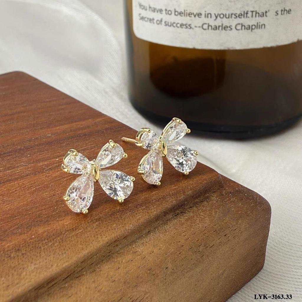 Exquisite Zirconia Butterfly Stud Earrings - Versatile and Fashionable Jewelry