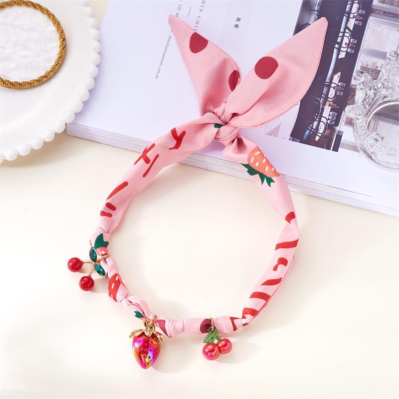 Bohemian Style Satin Bandana Scarf Necklace Vintage Flower Heart Bow Cherry Charm Scarf Pendant Fashion Women Jewelry Accessory