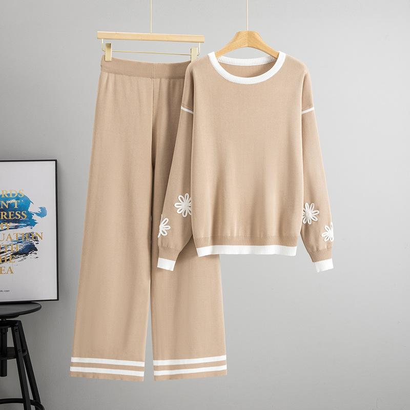 New Autumn and Winter Fashion, Youthful Long-sleeved Top, Loose Knitted Two-piece Set for Women