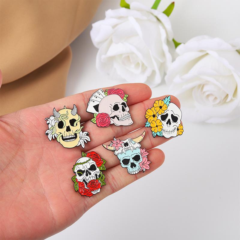Gold Striking Plated Punk Skull Brooch Featuring Beautiful Rose Design For Distinctive Fashion Appeal