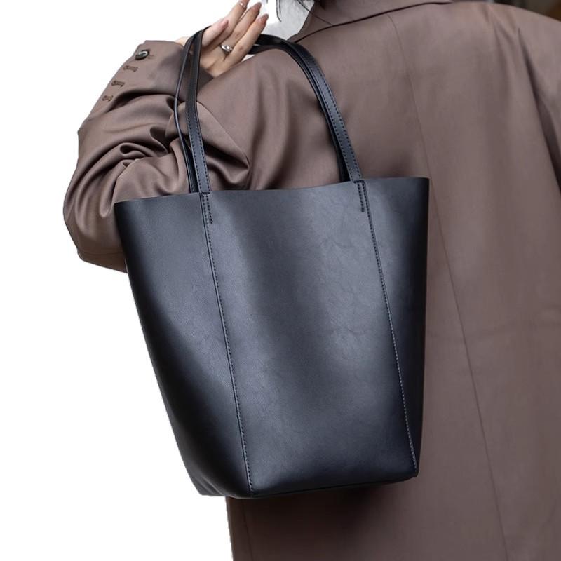 2026 New Simple And Versatile Cowhide Shoulder Bag  Fashionable Commuting Bucket Bag For Women