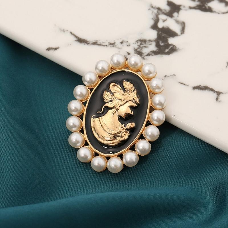 Victorian Style Alloy Cameo Brooch With Crystal Rhinestones Pearls Women Fashion Jewelry Decorative Lapel Accessory