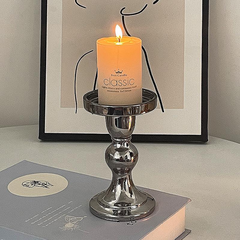 Roman Column Crystal Glass Candlestick: Retro Ornament for Romantic Candlelight Dinners and Photo Props.