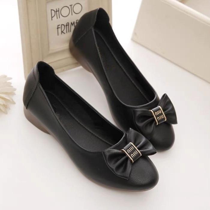 Soft Skin Shallow Mouth Single Shoes Women's Summer and Autumn 2025 New Bow Soft Sole Mother Shoes Are Not Tired