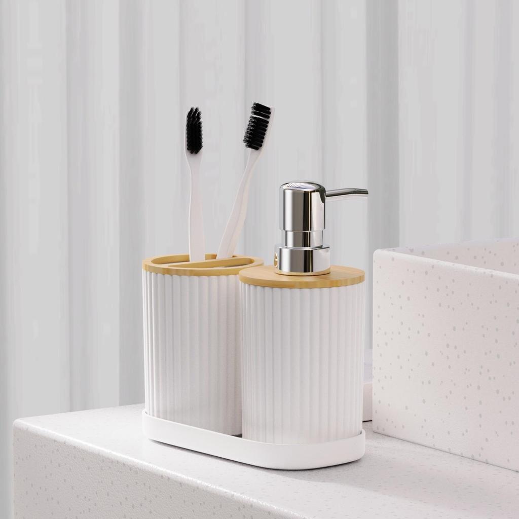 Ensemble de salle de bain en bois de bambou: Comprend Bouteilles, Brosse de Toilette, Porte-Brosse à Dents, Poubelle - 3 Pièces.