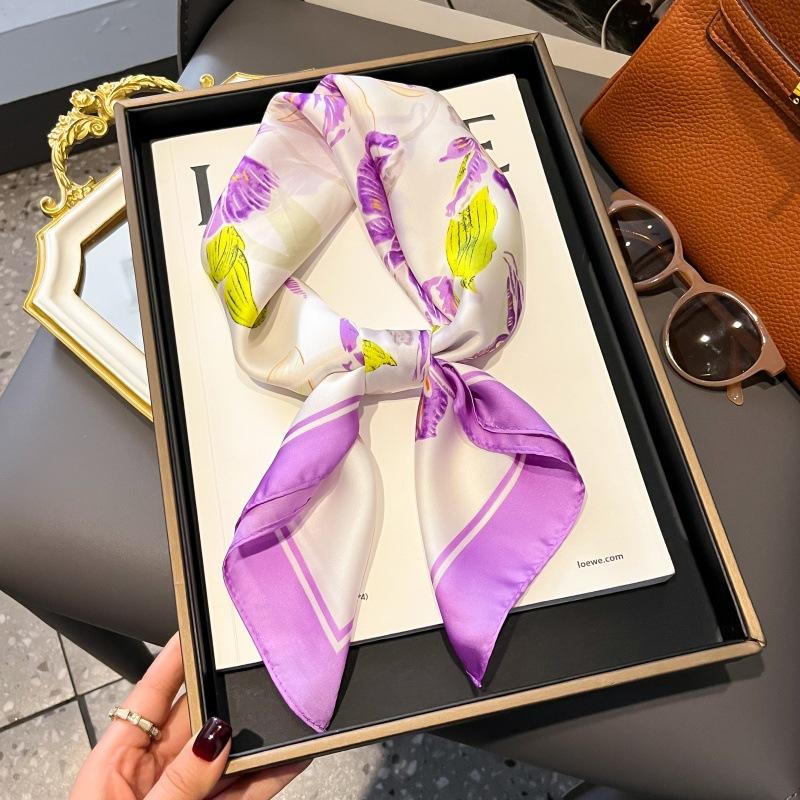 Silk scarf women's neck new scarf with coat 70 small square scarf scarf mother high-end scarf