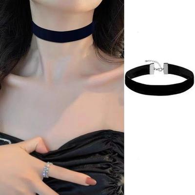 Κολιέ και μενταγιόν – Chokers