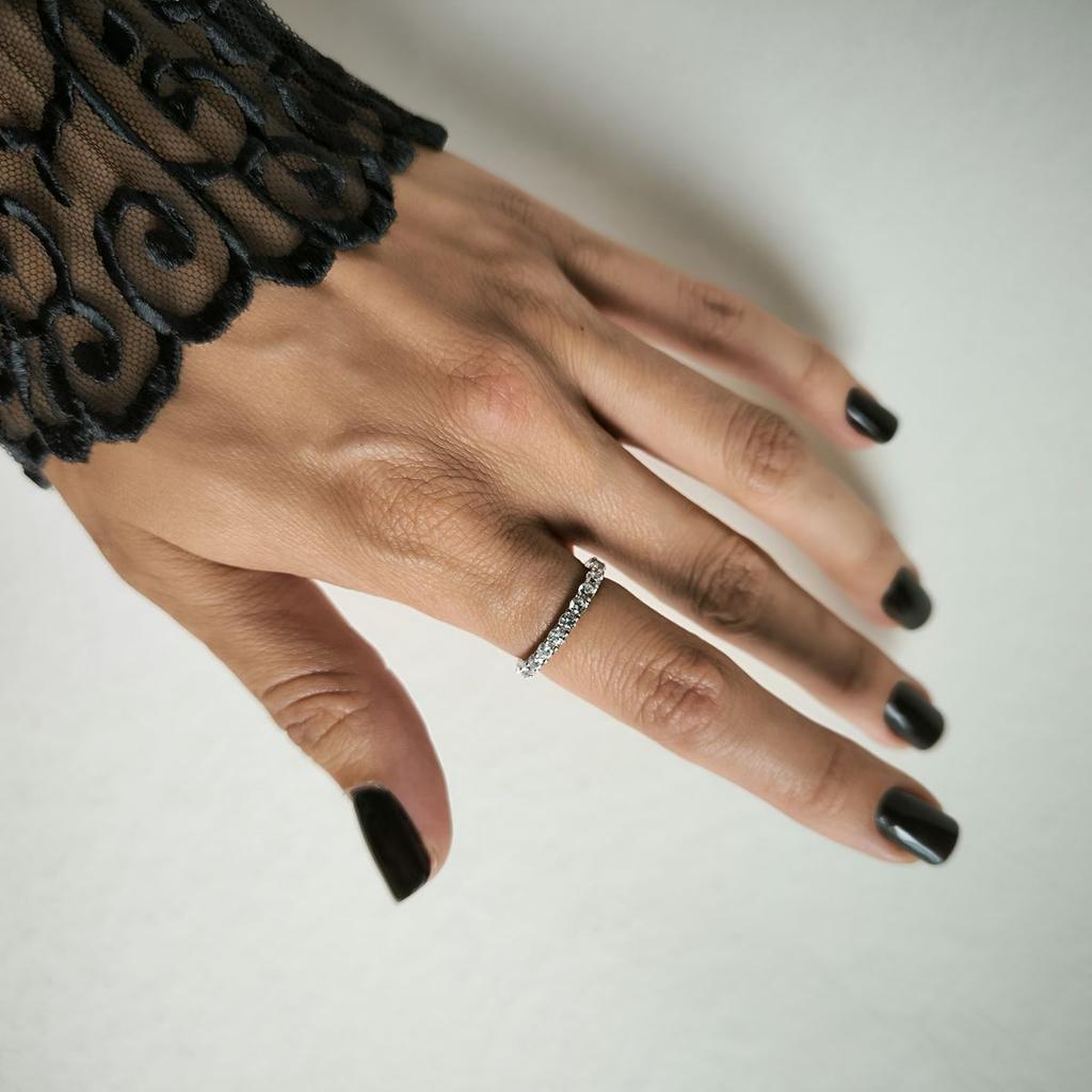 Серебряное кольцо с фианитами, вес изделия 2,24 гр (2181248)