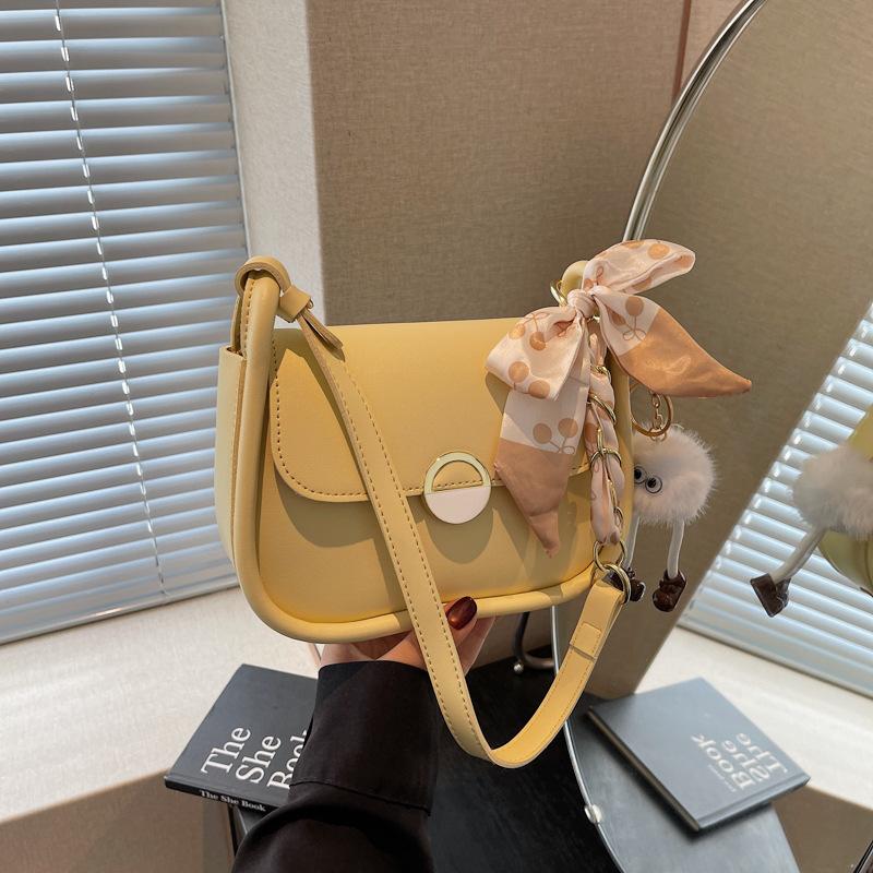 Popular single shoulder underarm bag women's new spring and summer fashion niche messenger bag high-end small square bag