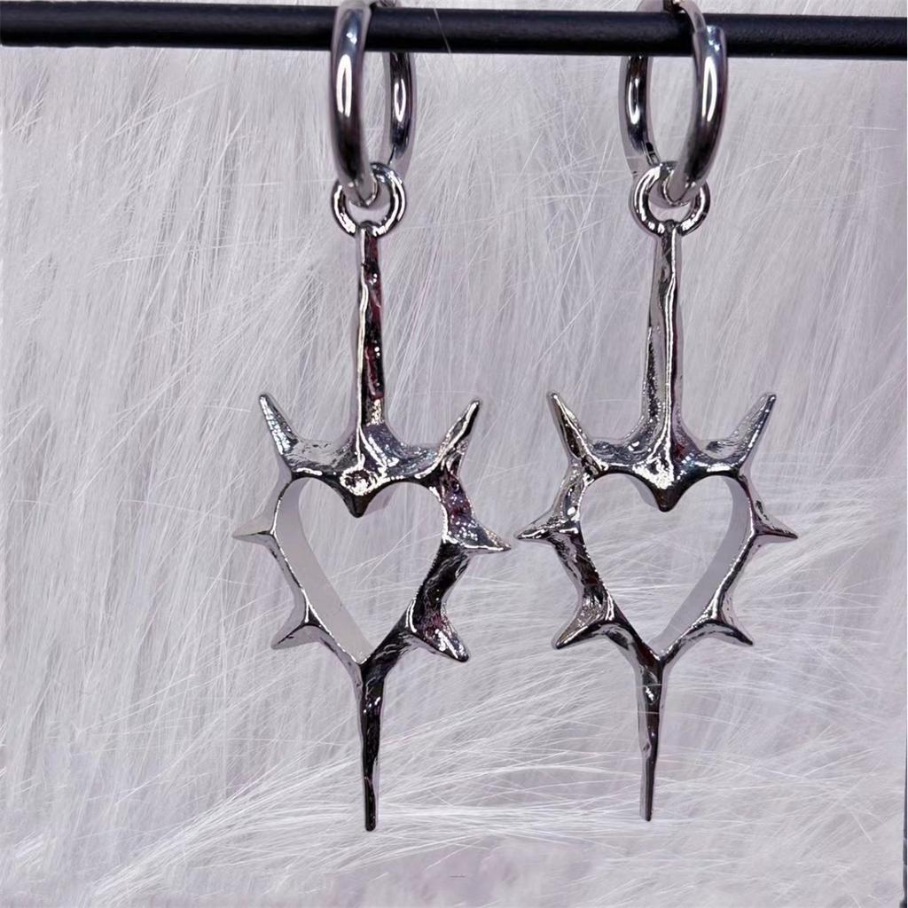 Vintage náušnice Spike Heart Minimalistický styl Trnité náušnice Dokonalý šperk do uší pro ženy i muže na denní nošení