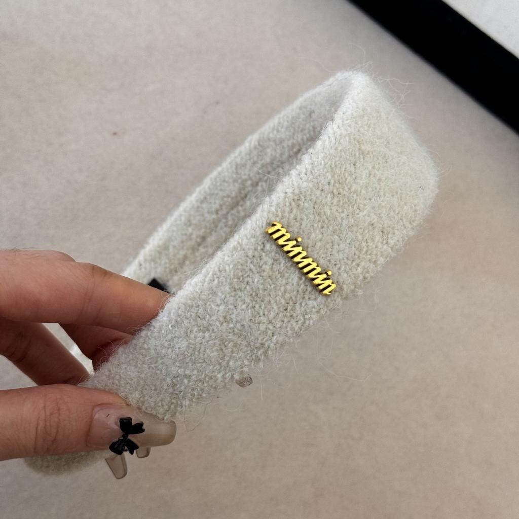 Gold Label Letter Headband for Women High-End Headband, Stylish and Versatile Hair Accessory