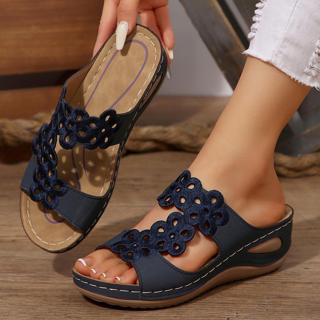 2025 Summer Foreign Trade New Women's Slope Heel Platform Slippers Large Size Fish Mouth Word Casual Beach Shoes Women