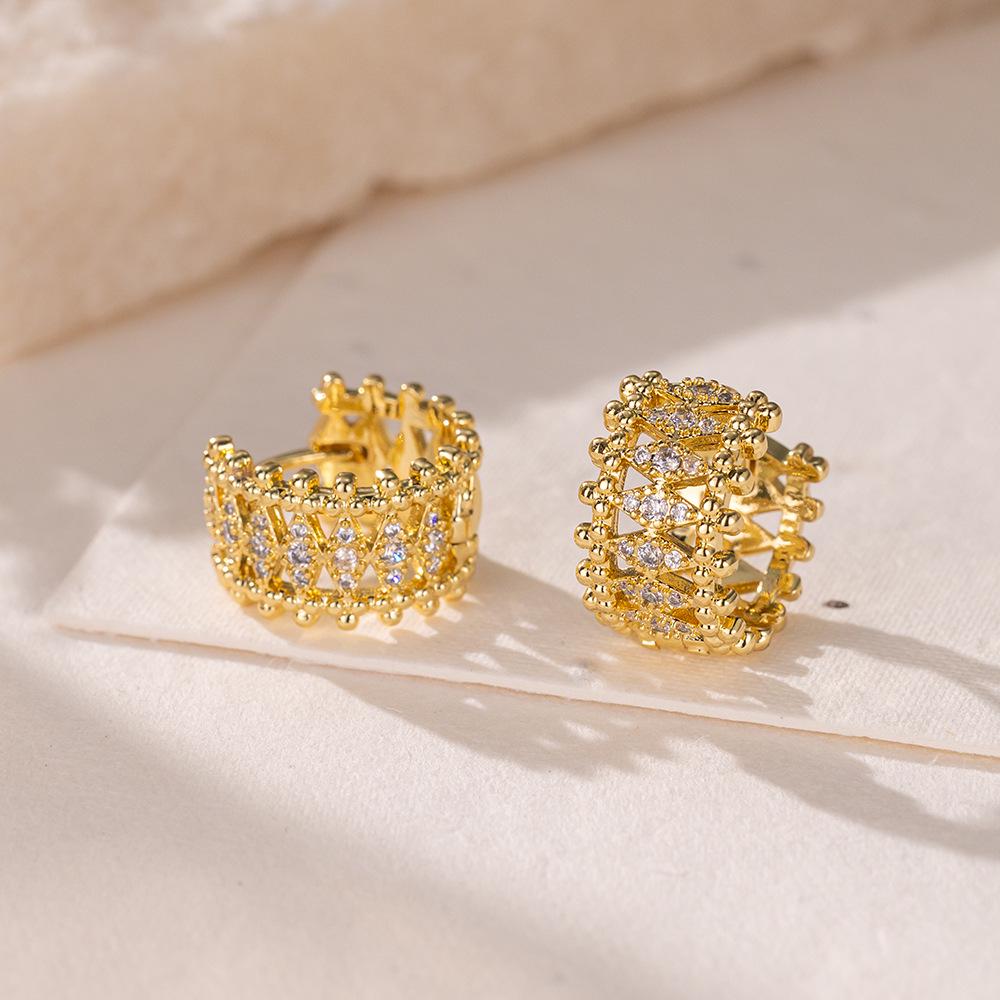 Elegant Inlaid Zircon Ear Cuff and Gold Electroplated Elf Ear Stud Earrings for Women